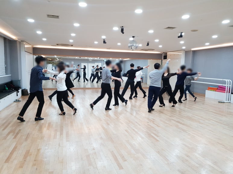 현댄스스튜디오 이미지