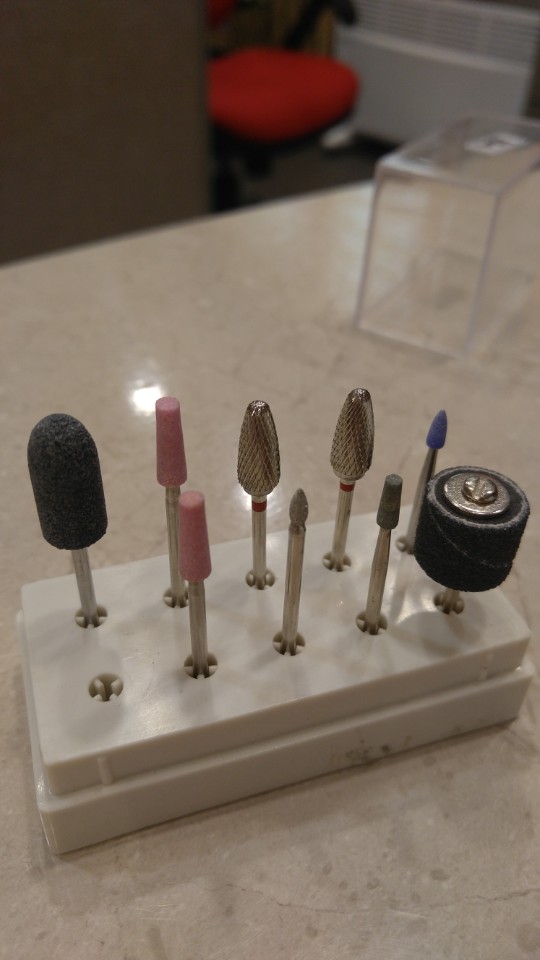 끌레르네일 이미지