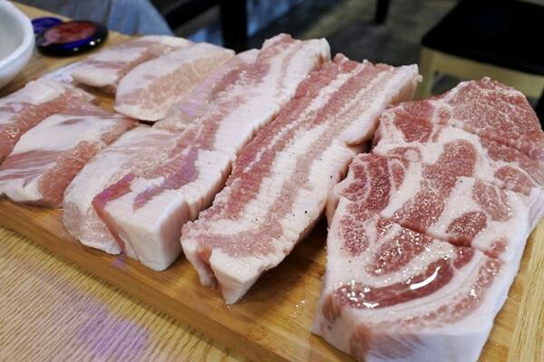 친환경돼지식육식당 이미지