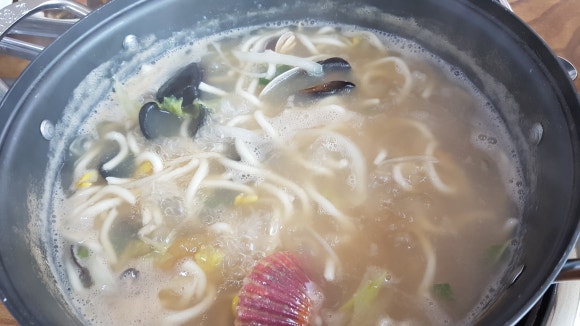전통칼국수 이미지