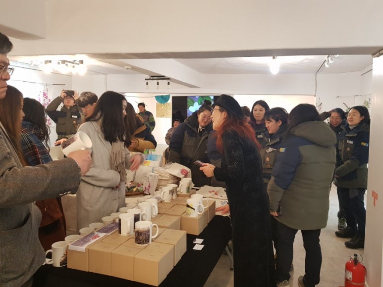 겨울지나봄 이미지