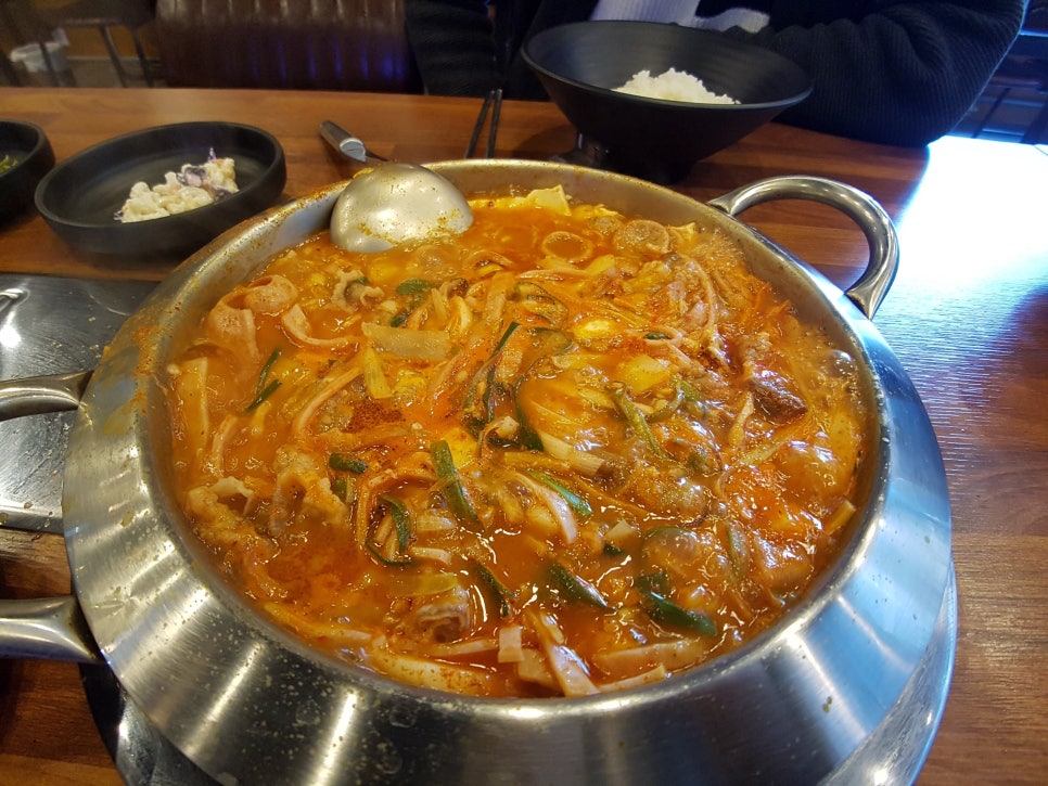 부대장 부대찌개 이미지