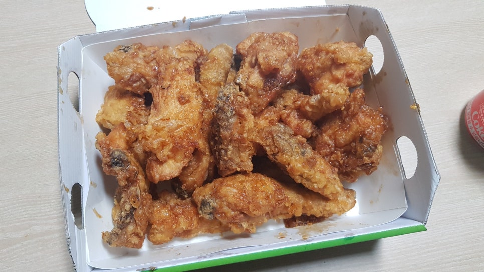 B.B.Q치킨 이미지