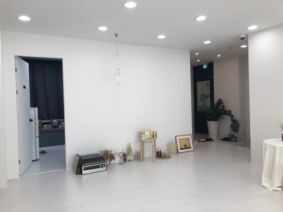 사진찍는더멜 이미지