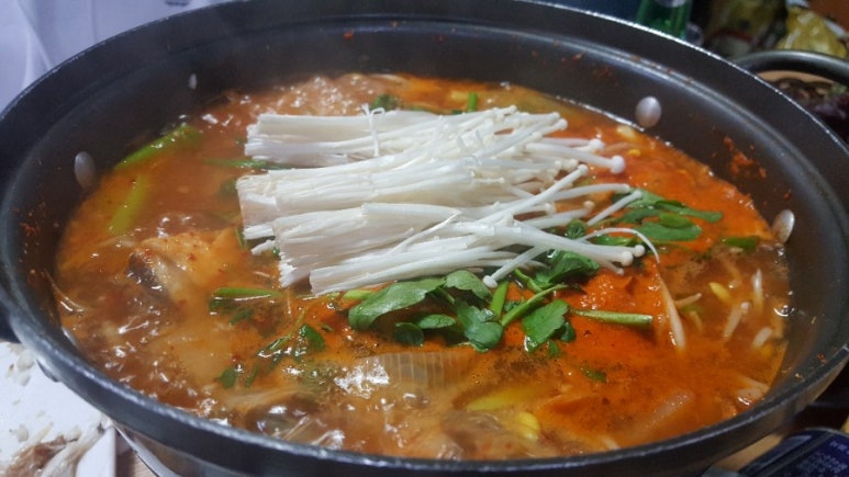 호반반점 이미지