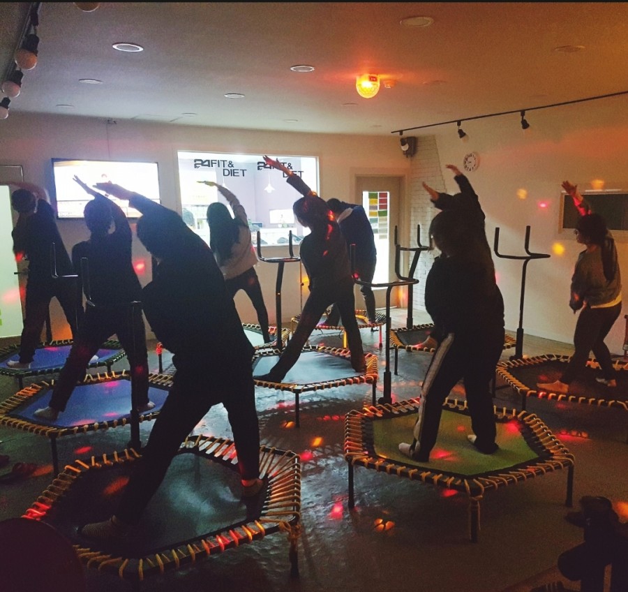 점핑 이미지