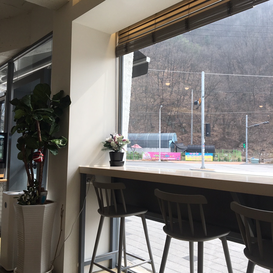 카페팀버럼버 이미지