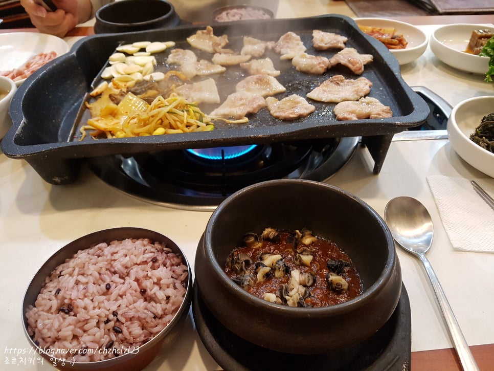 큰바우식당 이미지