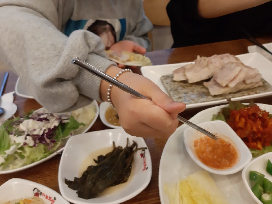 돈통마늘보쌈 이미지