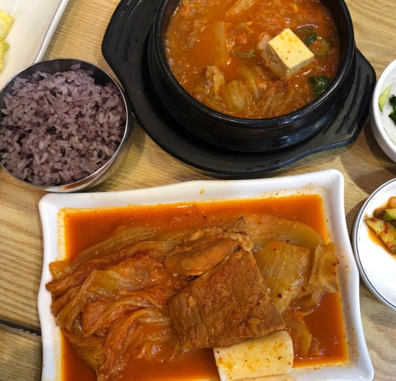 죽여주는 김치찜 이미지