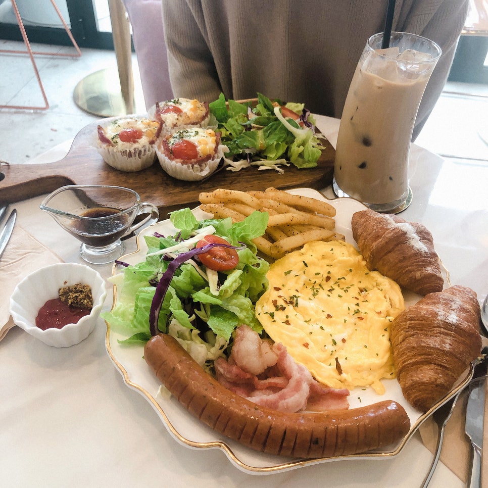 라포즈 이미지