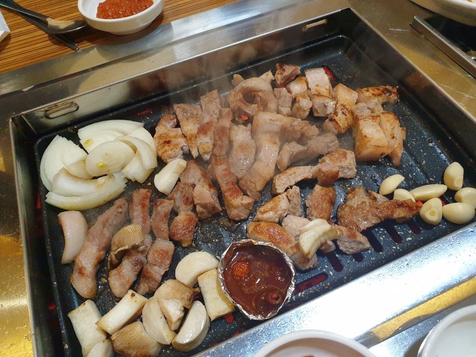 지리산흑돼지복있는농장 이미지