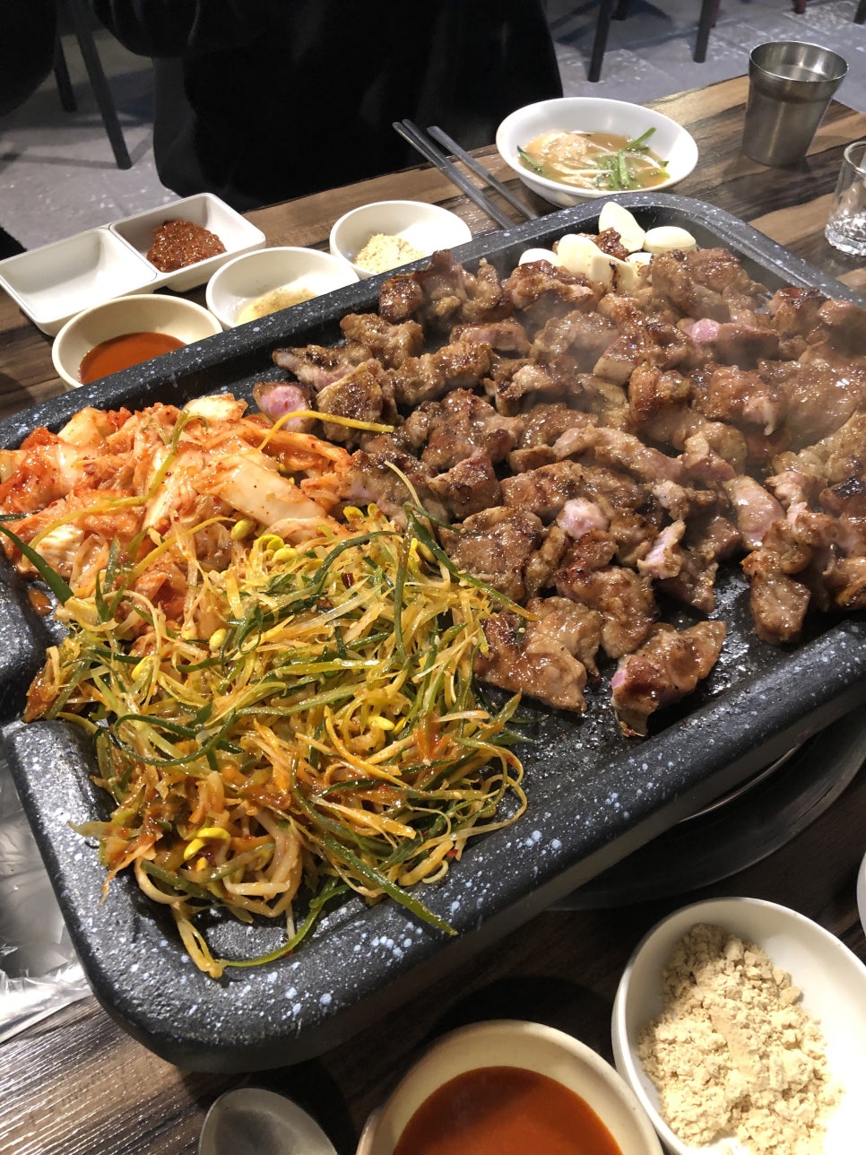 양꼬치앤칭따오 이미지