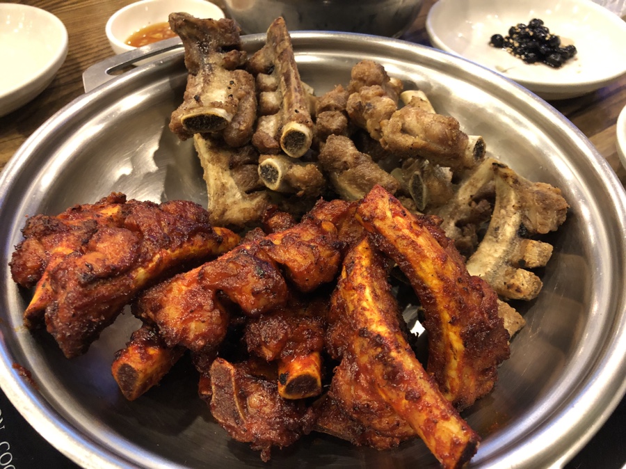 섹돼등갈비 이미지