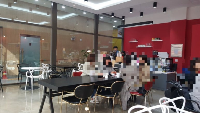 카페65도씨 이미지
