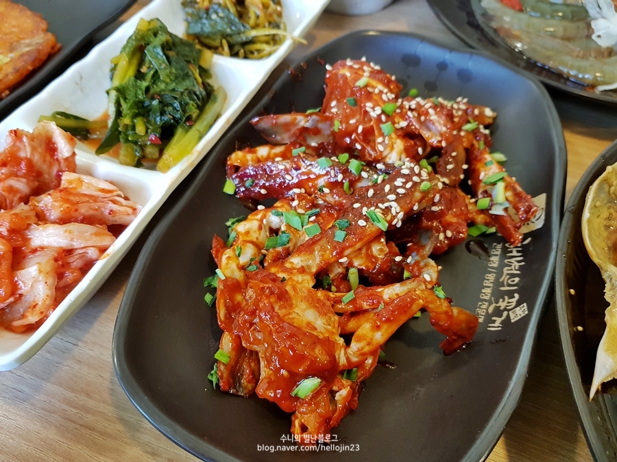 해변의 꽃게 이미지