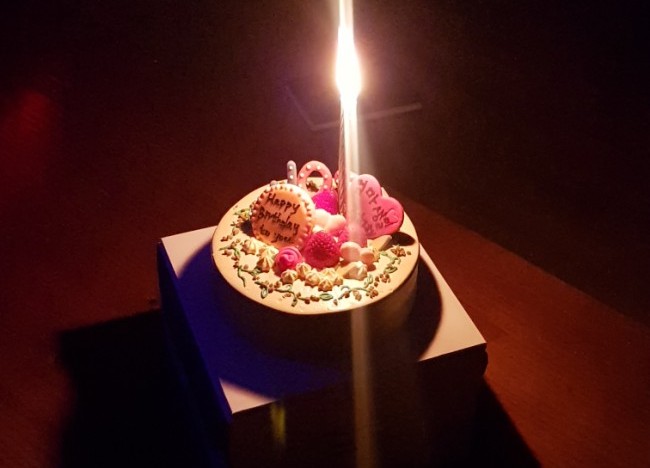 손수케이크러비더비 이미지