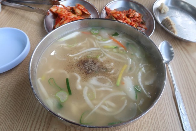 홍칼국수 이미지
