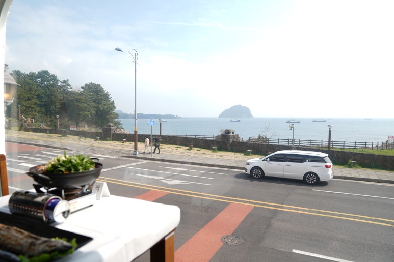 넘버원횟집 이미지