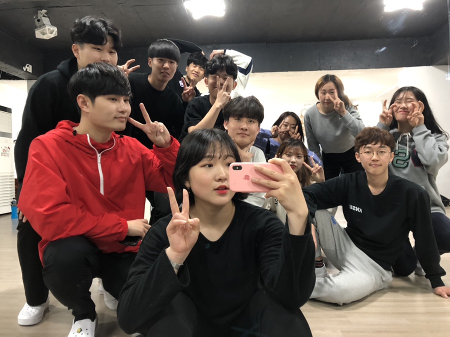 몸치댄스 연습실 이미지