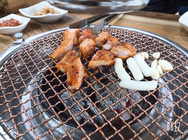 또리네홍삼닭숯불 이미지
