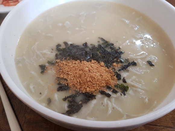 영양콩손칼국수 이미지