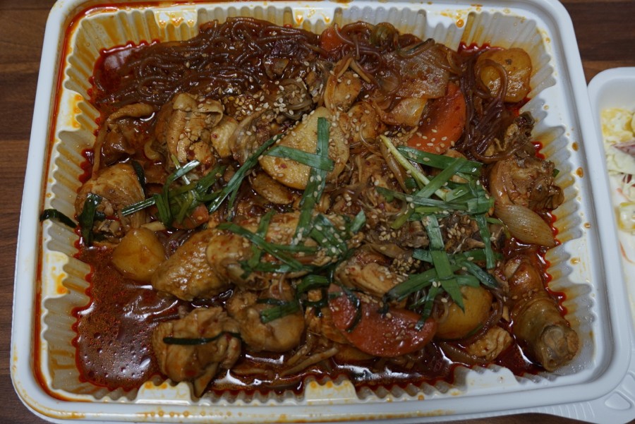 지지고조리고찜닭 이미지