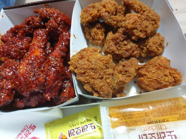또래오래치킨피자 이미지