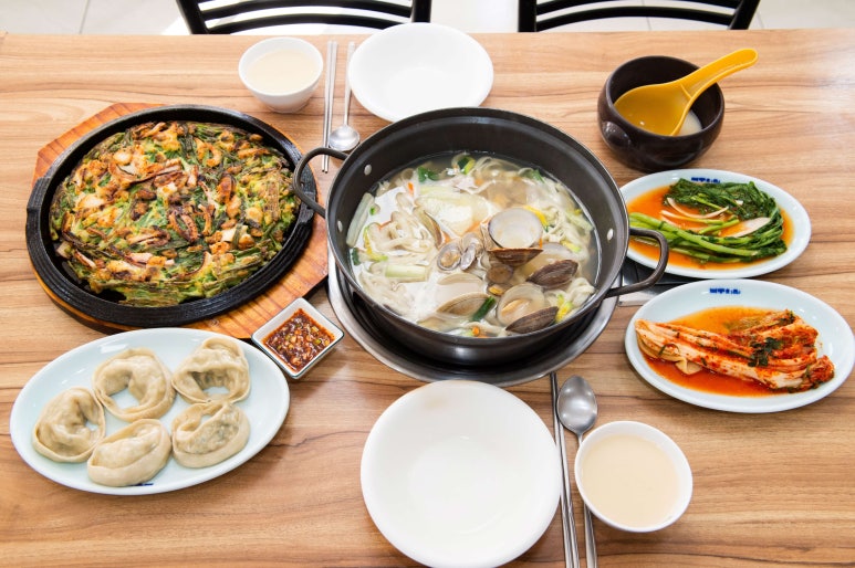 전통우리밀칼국수전문 이미지