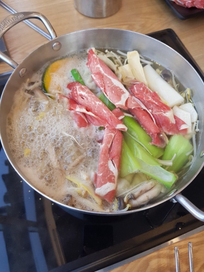 명동칼국수샤브샤브 이미지