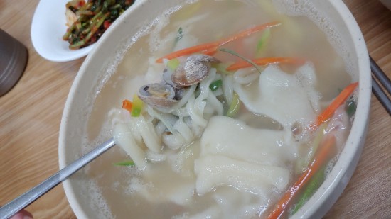 장미손칼국수 이미지