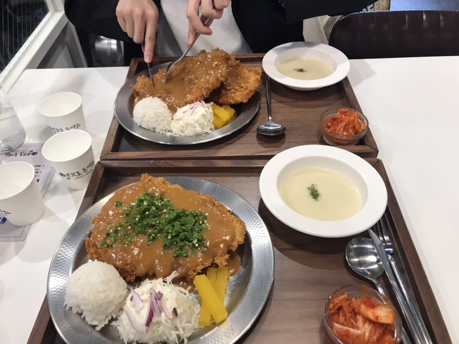 엠브로돈까스 이미지