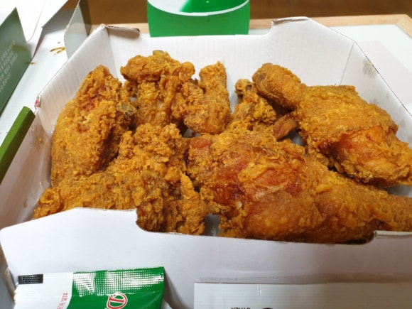 투가이즈치킨앤피자 이미지