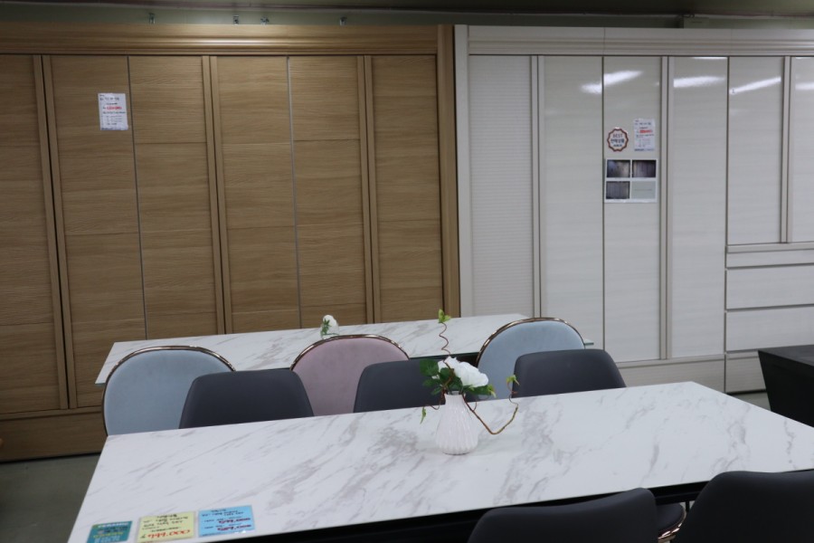 창고형가구할인마트 이미지