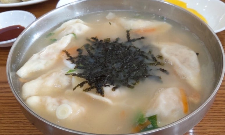 고향만두칼국수 이미지