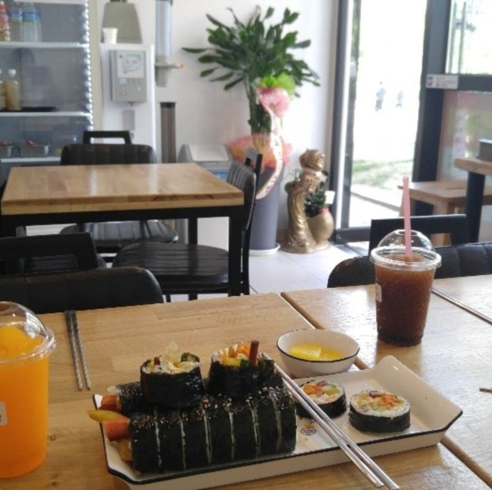 뚱뚱이김밥 이미지