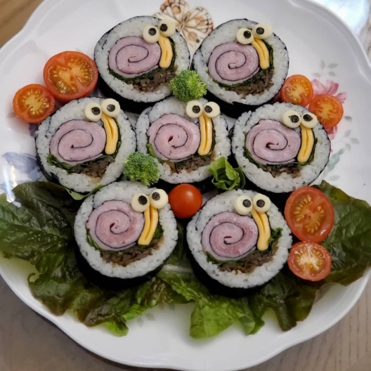 달팽이김밥 이미지