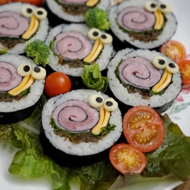 달팽이김밥 이미지