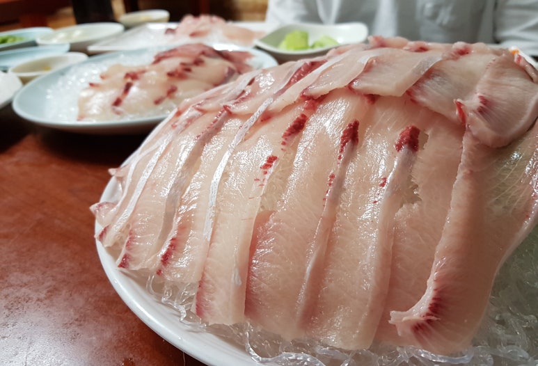 제주 신토불이수산: 특대방어 특대뱃살코스 제대로 즐기기 : 네이버 블로그