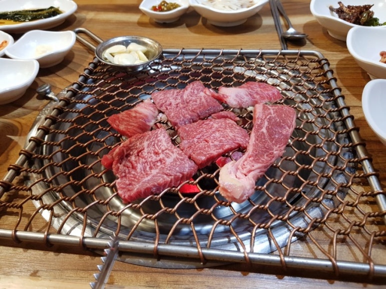진성원한우숯불구이 이미지
