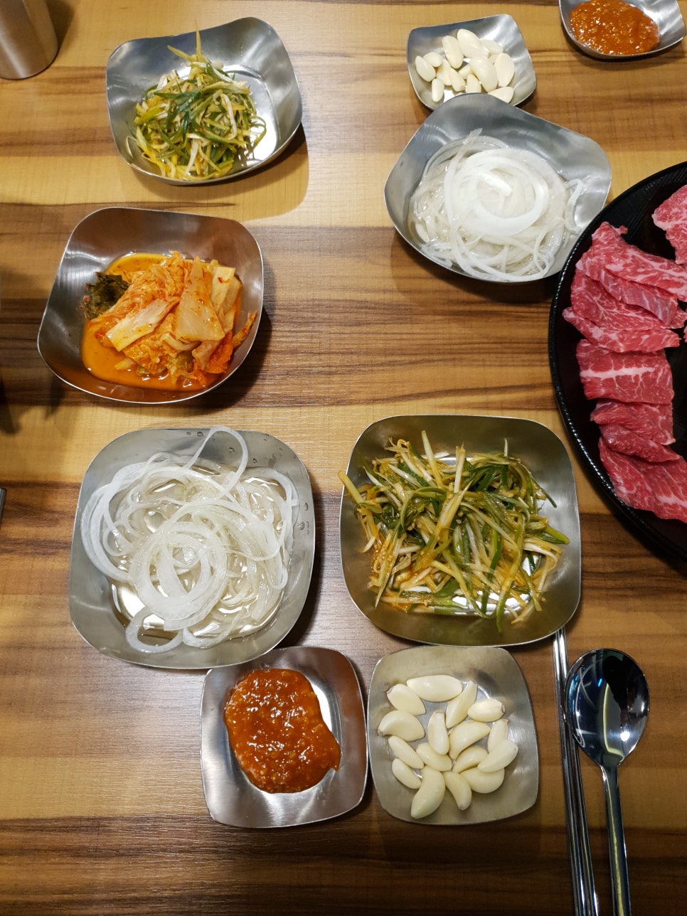 육브로 이미지