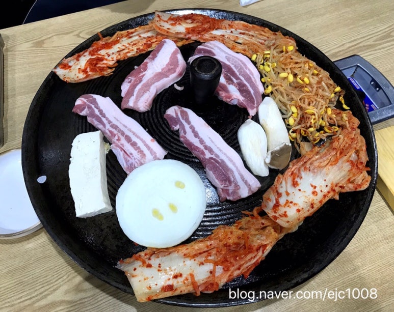 ssack쓰리솥뚜껑김치삼겹살 이미지