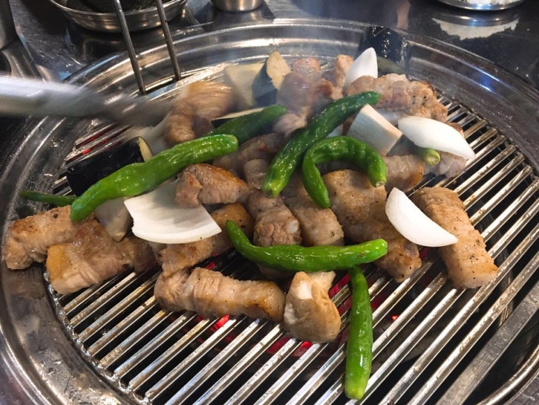 돼지통 이미지