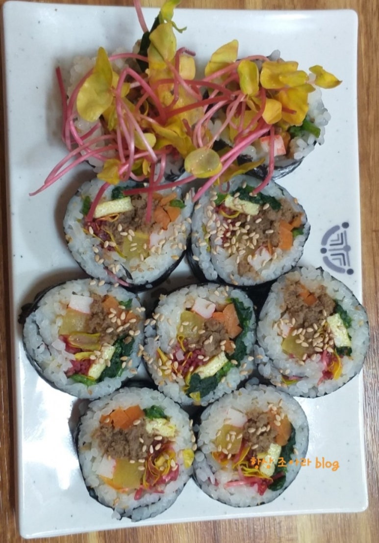 원조한입쏘옥김밥 이미지