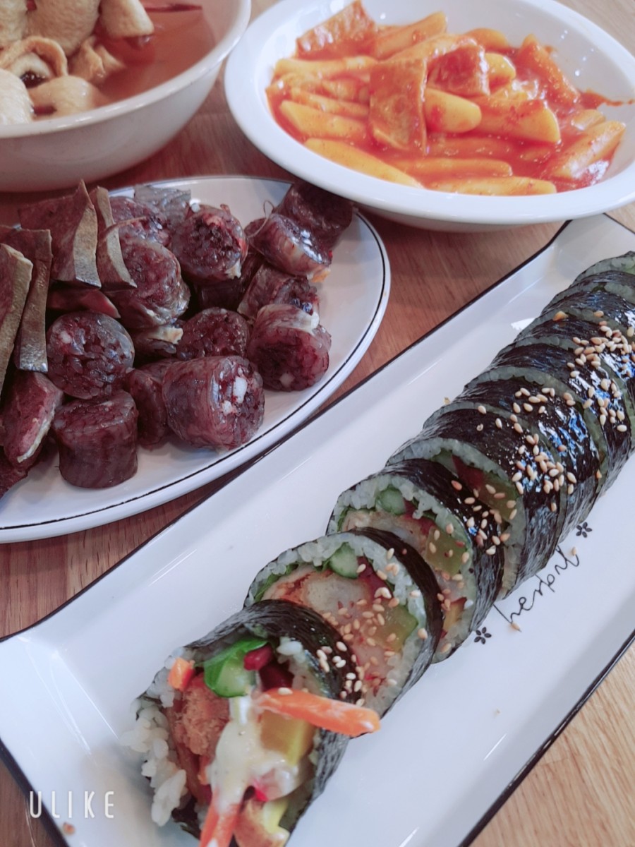 뚱뚱이김밥 이미지
