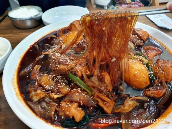 와룡찜닭 이미지
