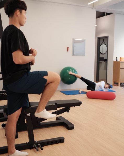 어스트레이닝스튜디오 이미지
