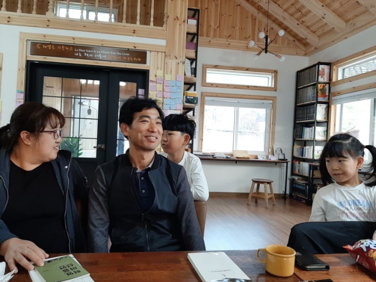 (주)먼나라이웃나라 이미지