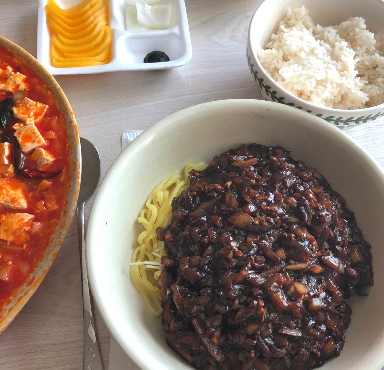 일억원짜장 이미지