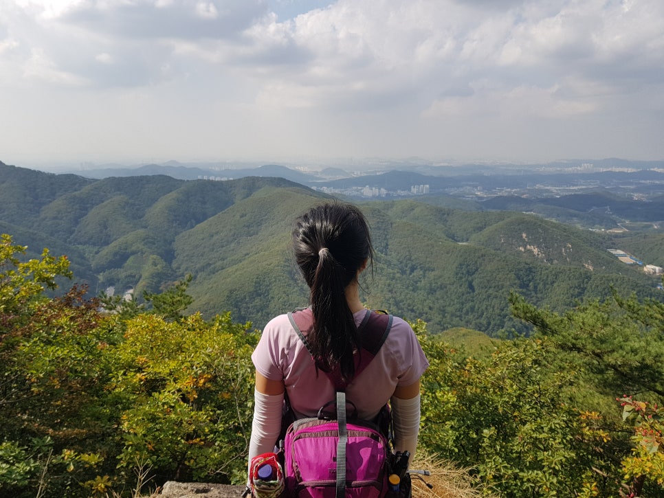 태을봉과 주변 봉우리 이미지